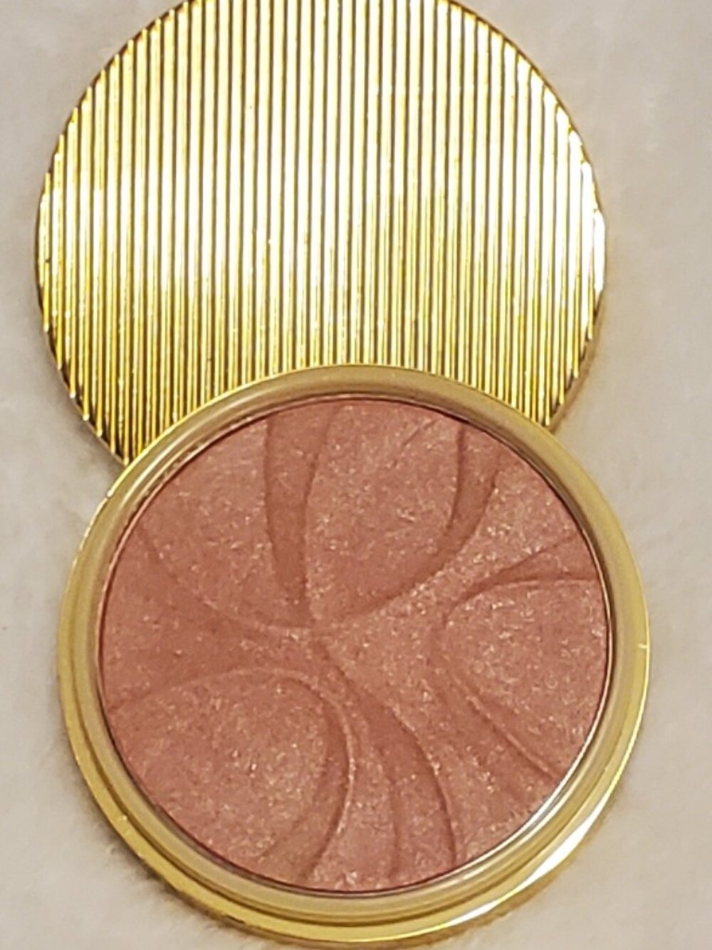 Estee Lauder Signature Shimmer Powder - 01 Gold Pearl New, Never Used!! - Picture 3 of 7